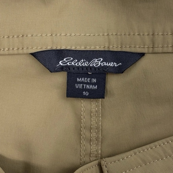 Eddie Bauer Women's Khaki Cargo Shorts - Picture 2 of 10